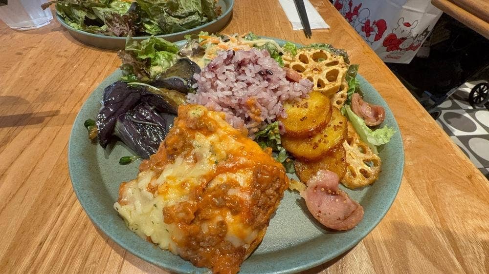 M's market delicatessen & diner