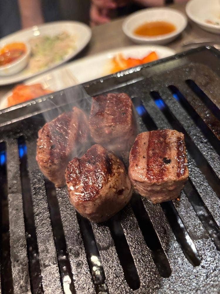 TRATT.USHIGORO 新橋店