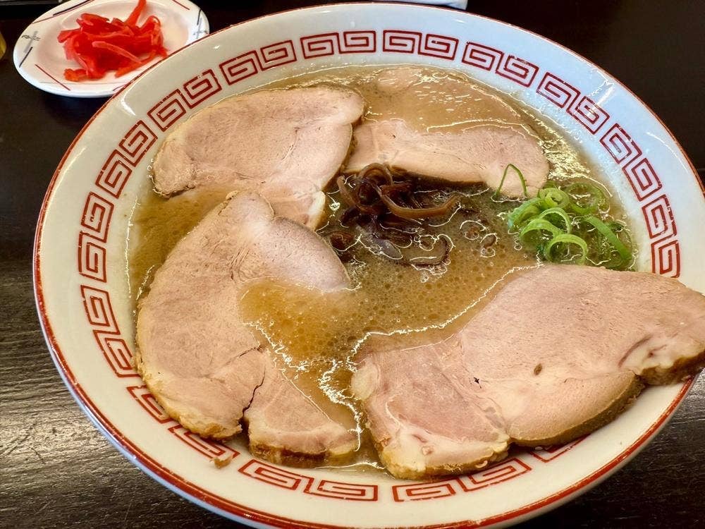 博多とんこつ 豚の足跡