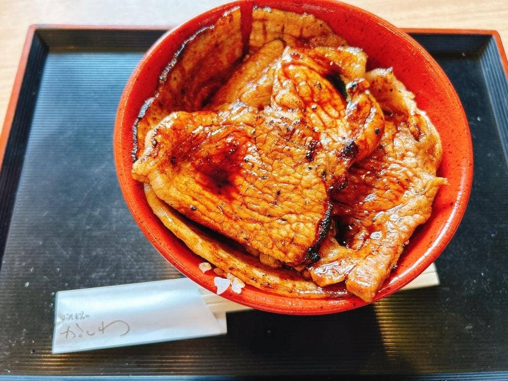 ぶたどんのかしわ