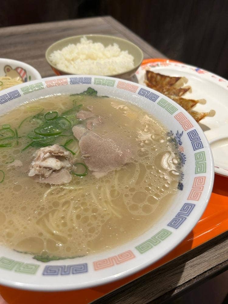 博多ラーメンはかたや警固店