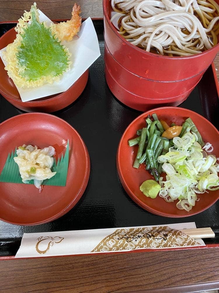 衣関屋
