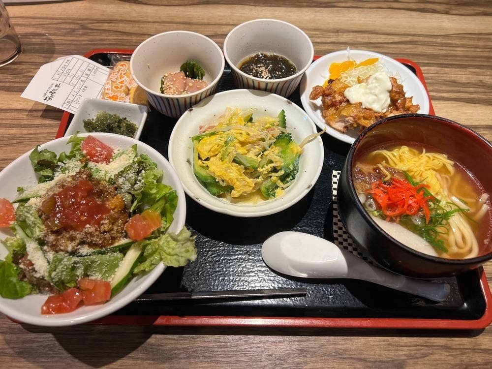 沖縄料理と炉端焼き なんくるないさー