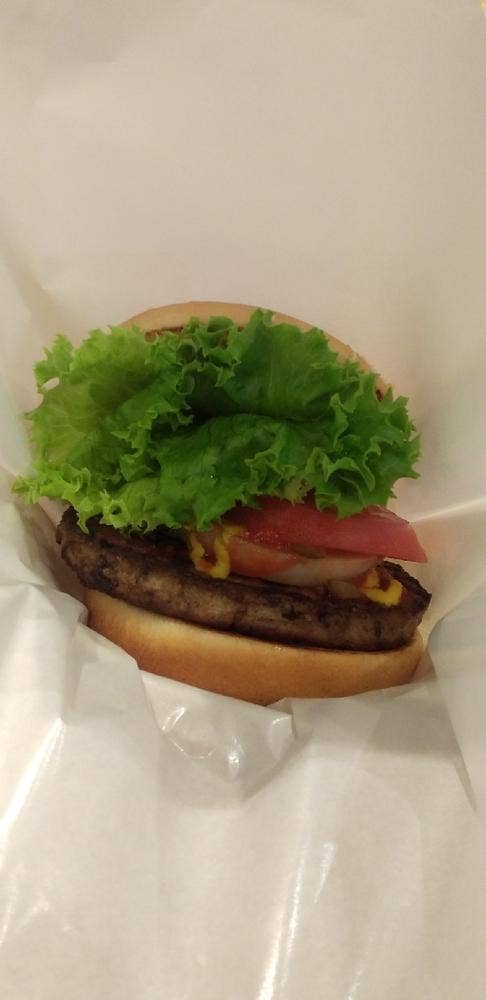 フレッシュネスバーガー 新宿3丁目店
