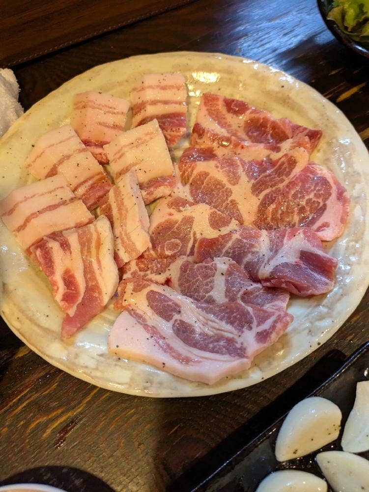 豚焼肉 まがり屋