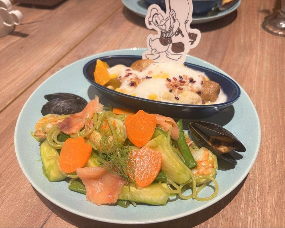 Disney HARVEST MARKET By CAFE COMPANY 横浜赤レンガ倉庫店