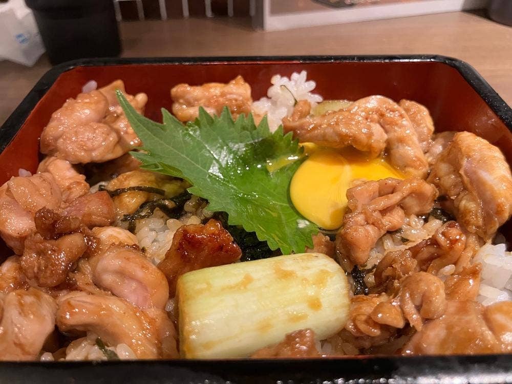 軍鶏と和豚 黒松屋 八重洲南口店