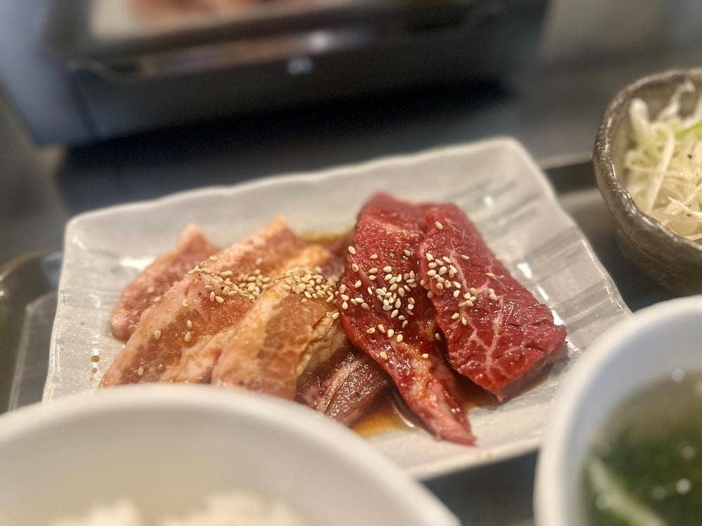 肉と飯