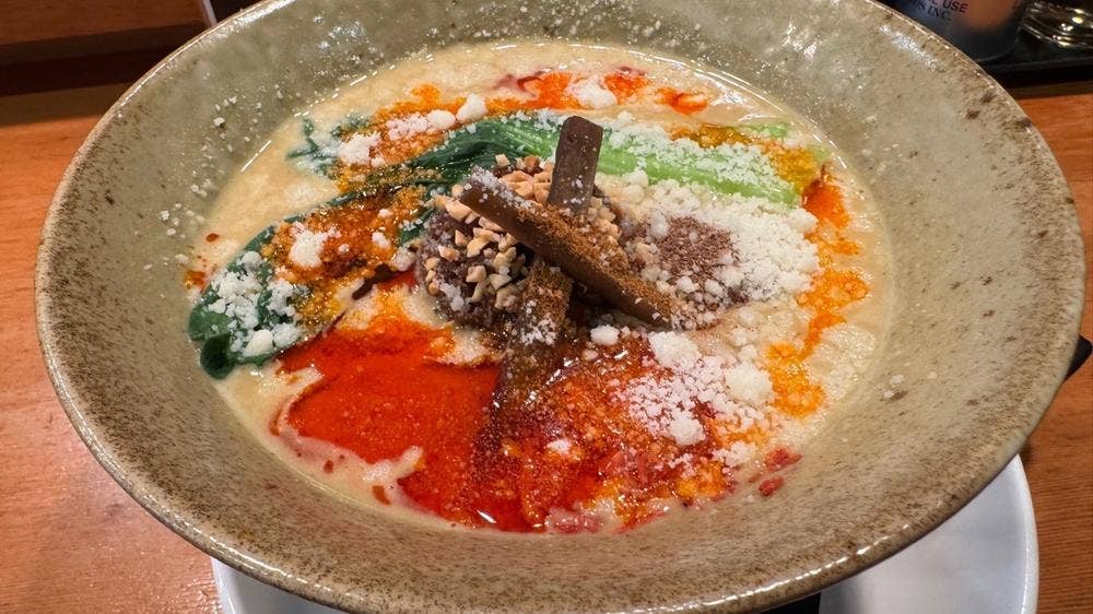 札幌担々麺なり屋 新琴似店