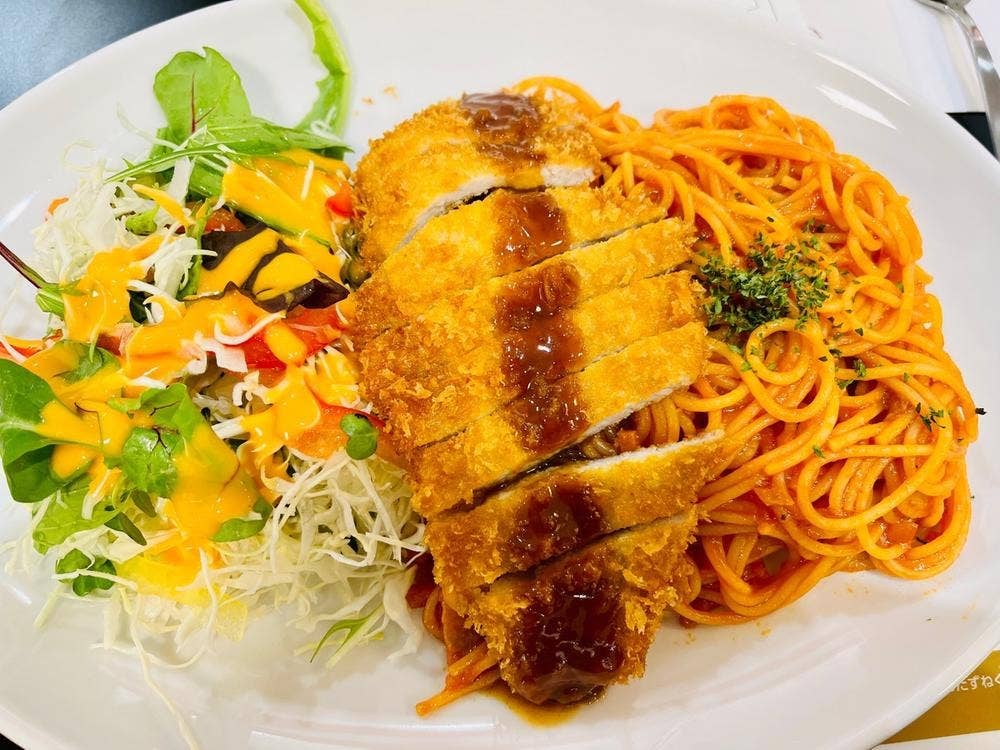 マルカンビル 大食堂