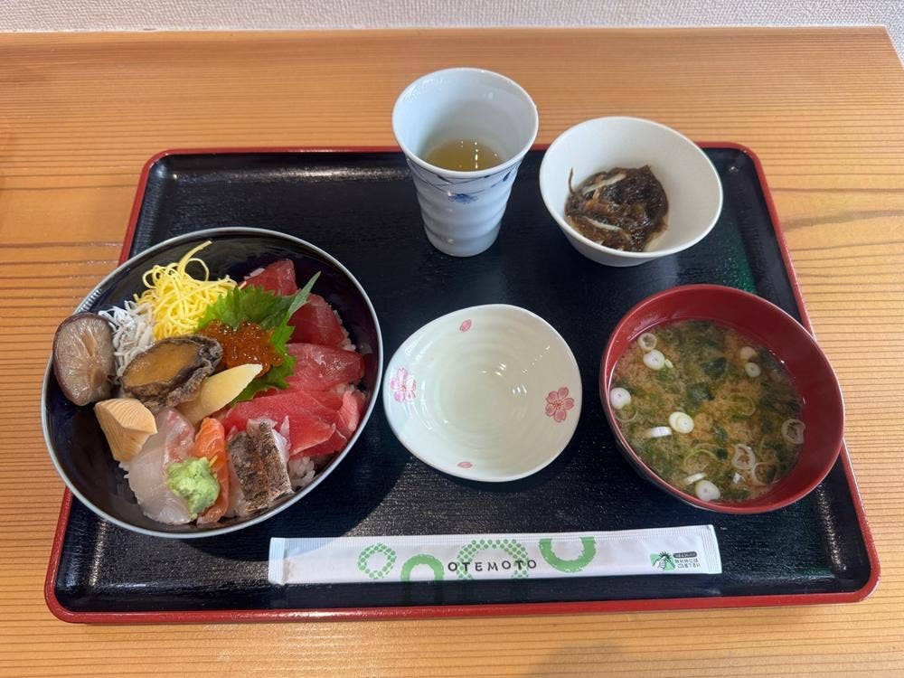 海鮮丼 飛鳥