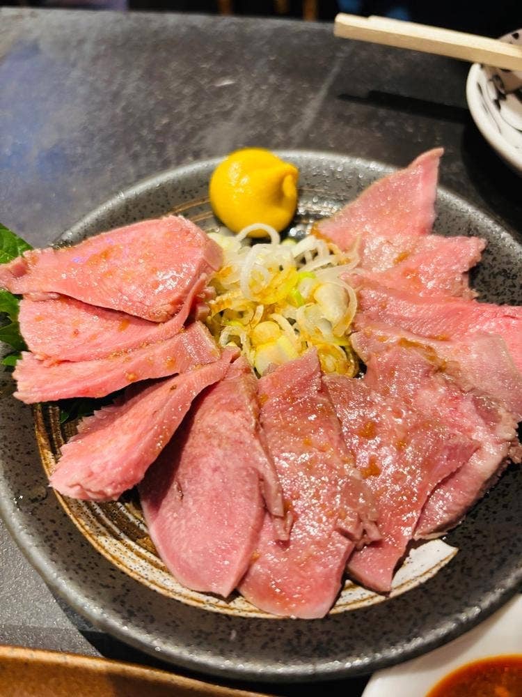 動物園通り もつ肉店