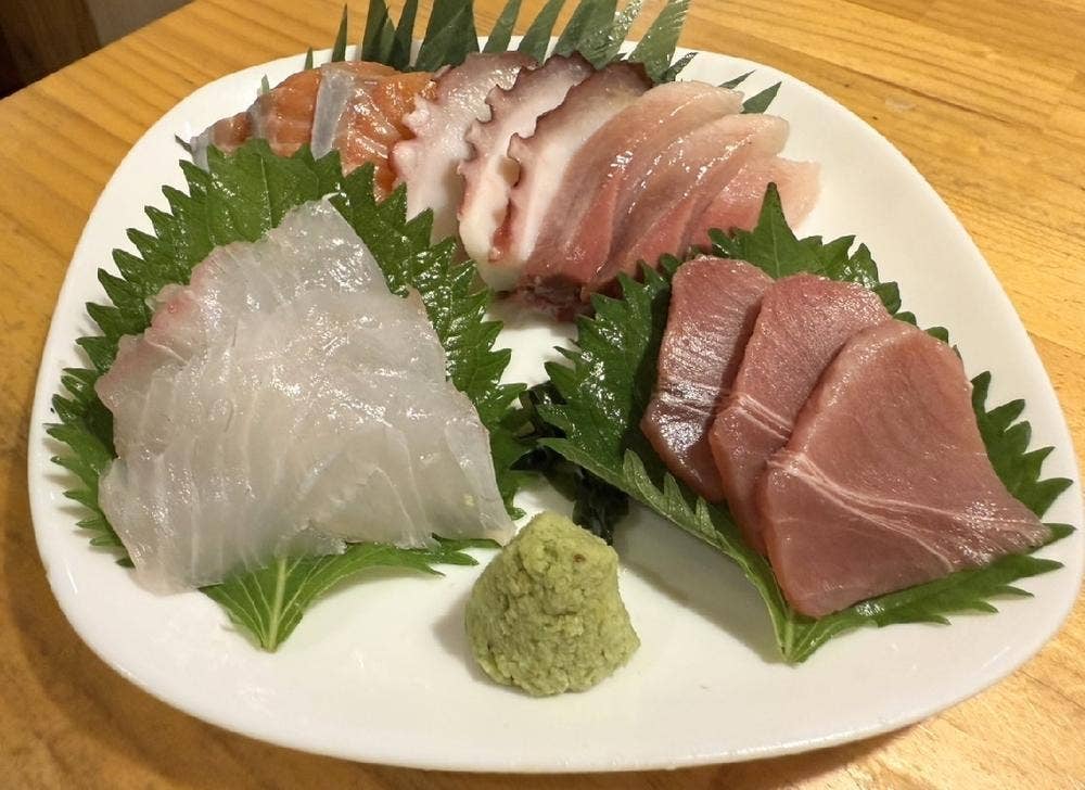 博多野菜巻き串と炭火焼き鳥 個室居酒屋 鳥虜 -とりこ- 八重洲本店