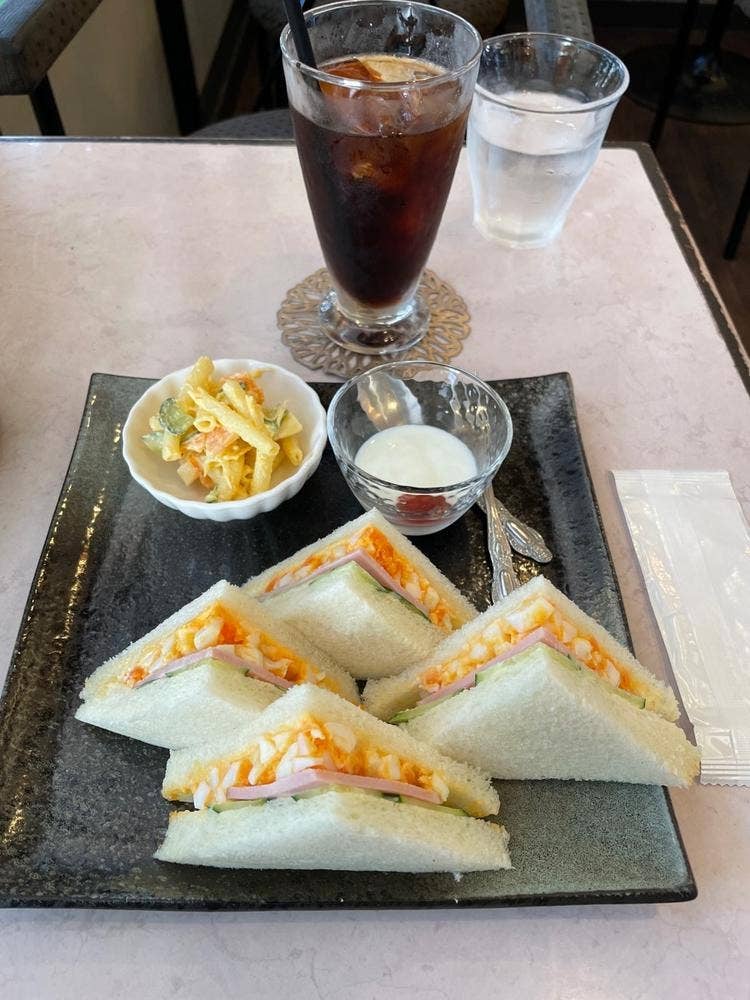 Cafe mmili koule