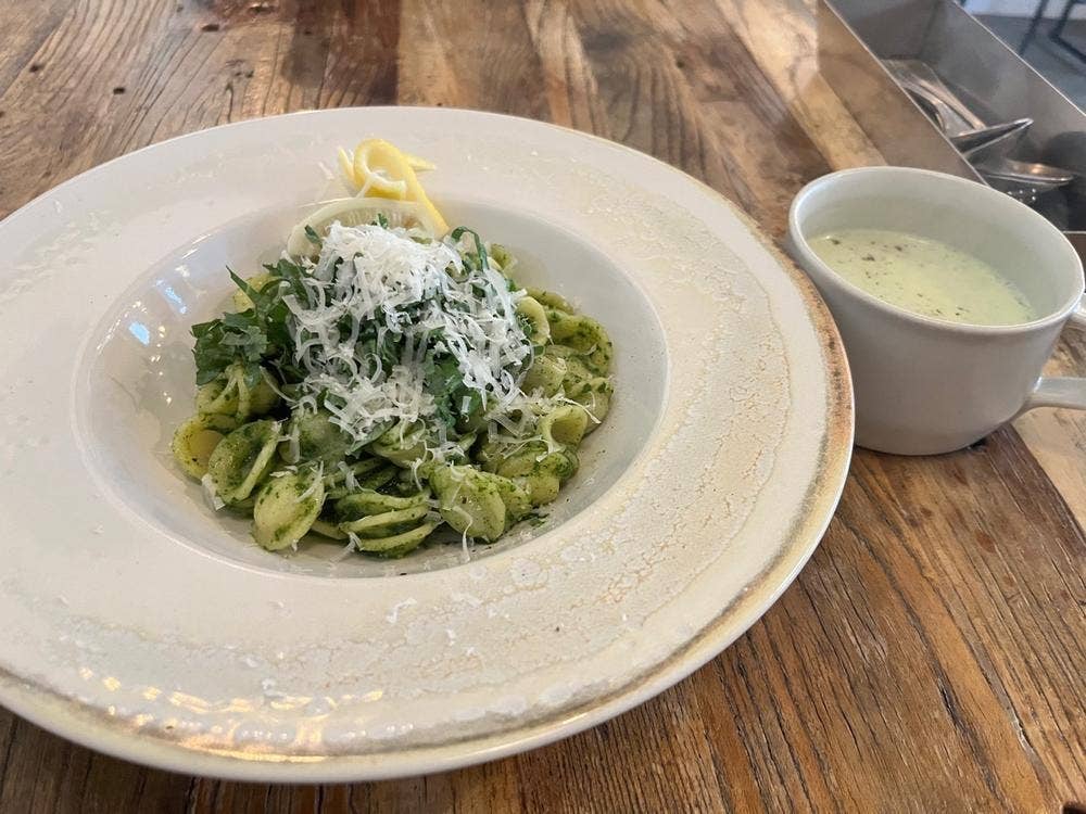 Vege-Plant Cafe Bar LEBRO