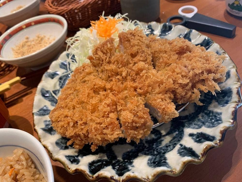 厚切りとんかつ＋魚かつ よし平