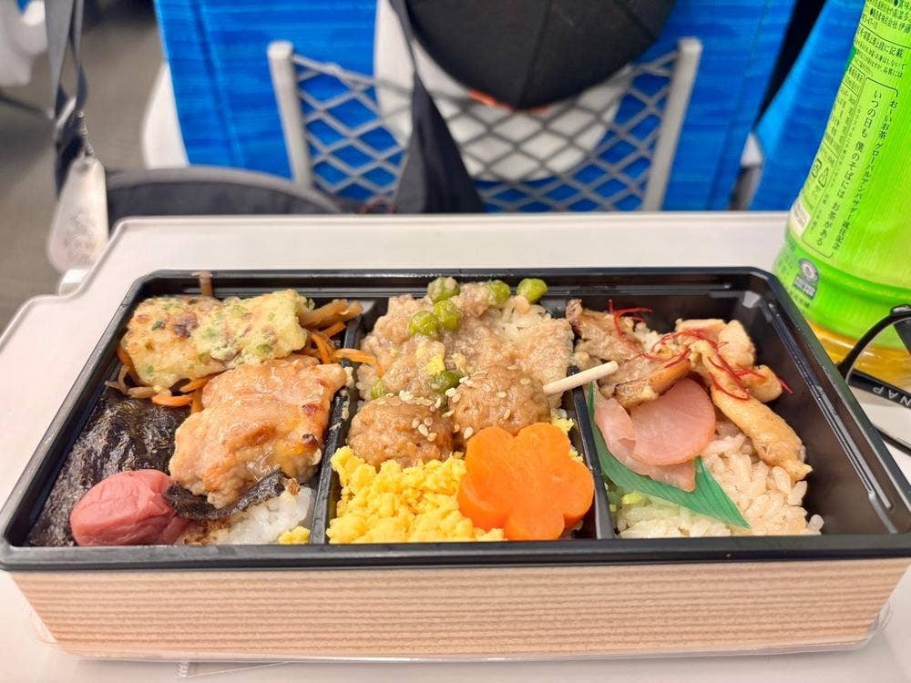 東華軒 新幹線待合売店