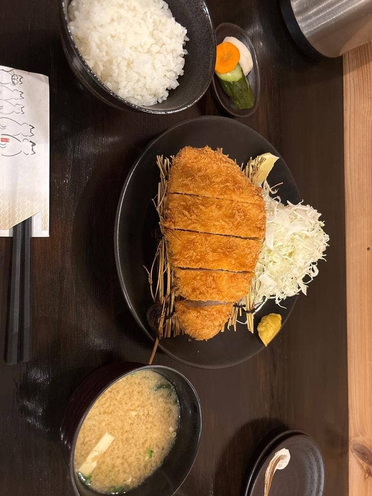 とんかつ専門店 つむぎ
