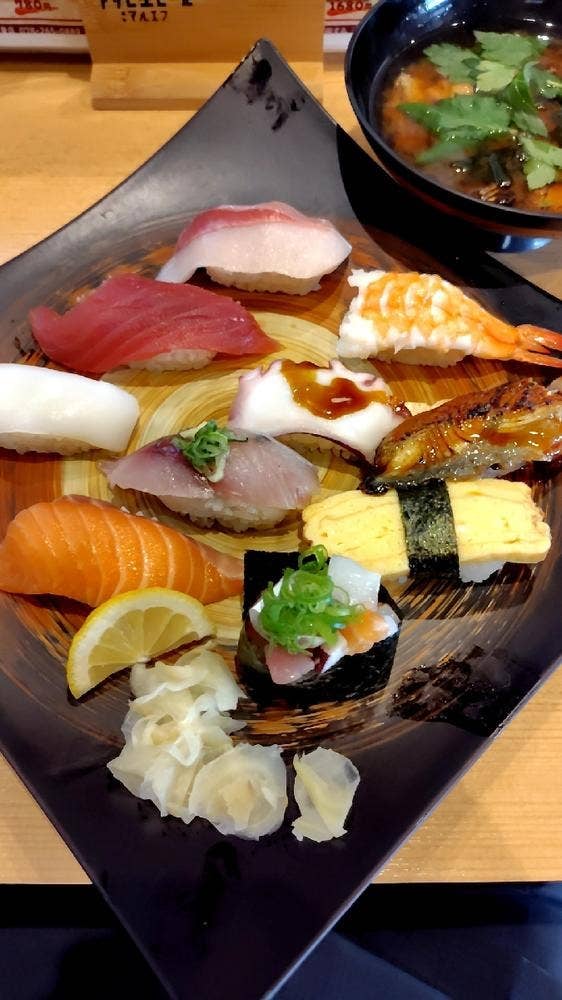 魚河岸のすしえびす三宮東店