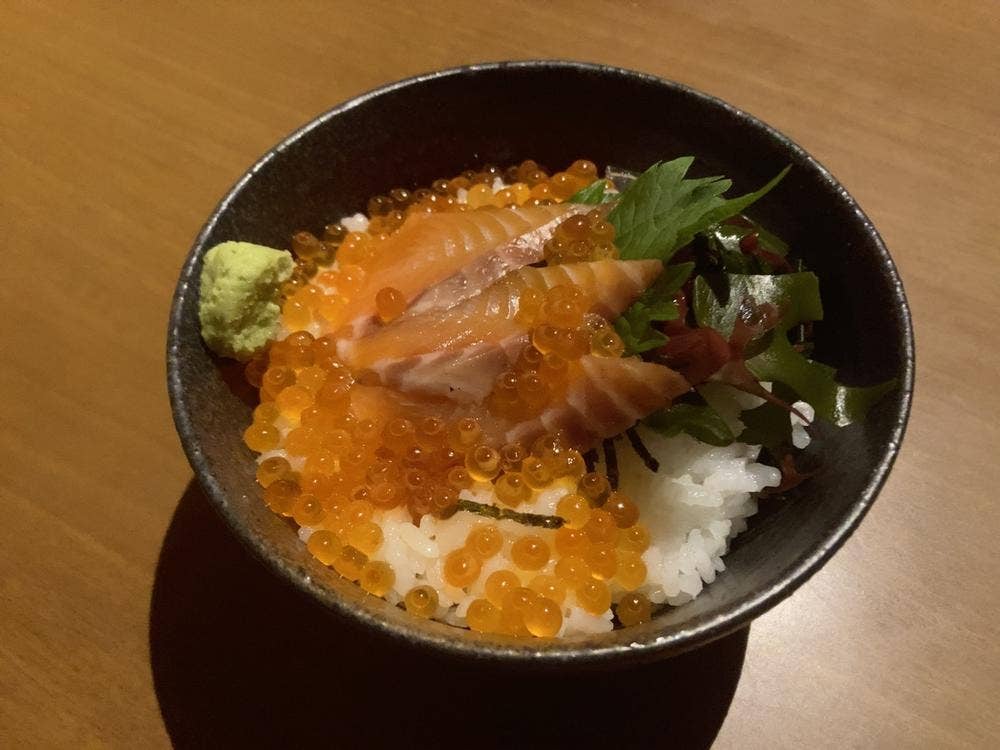 新潟肉と海鮮・50種の地酒 つるまる