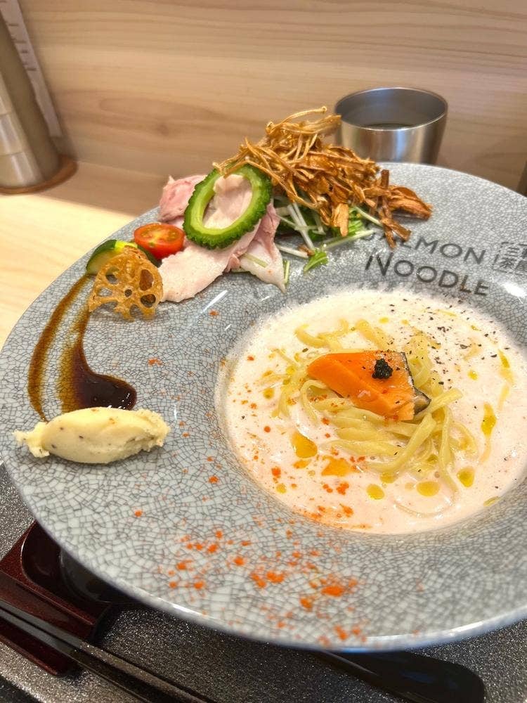 サーモンnoodle三軒茶屋