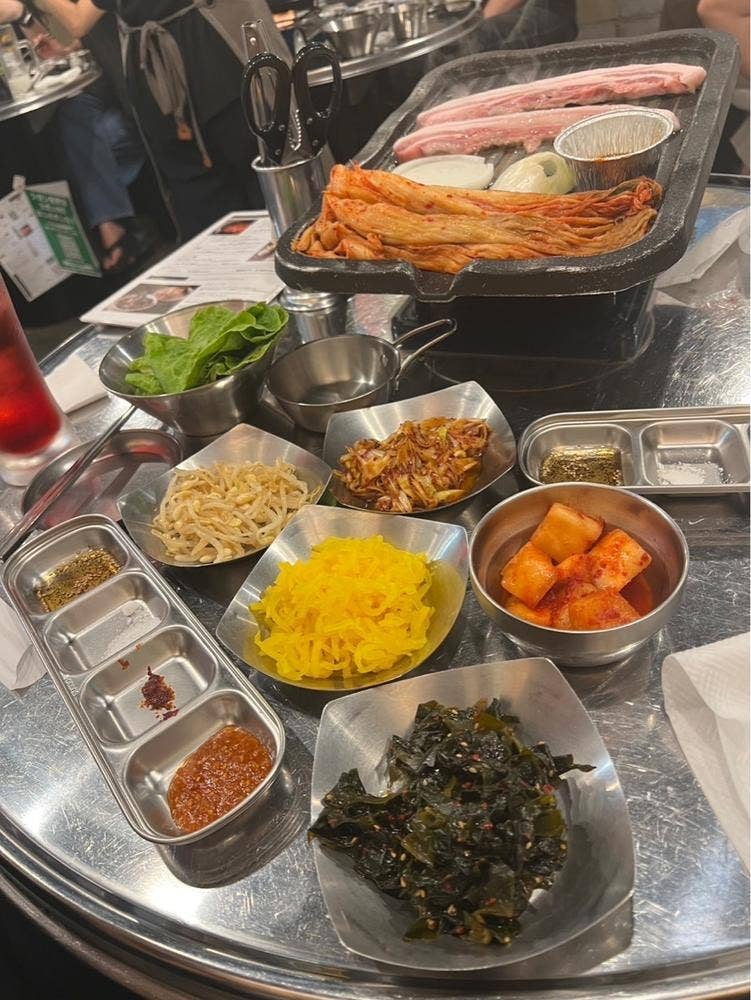 シガン 生サムギョプサル専門店