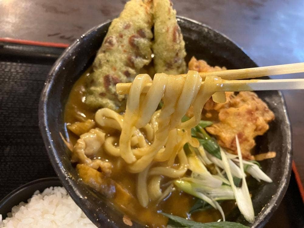 自家製おうどん・三拍子