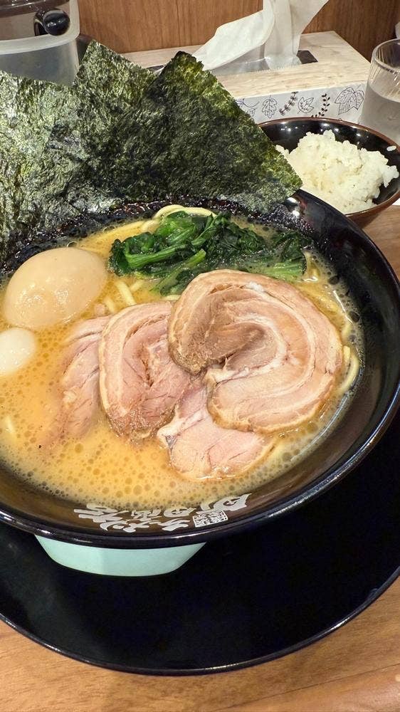 横浜家系ラーメン 荻窪商店