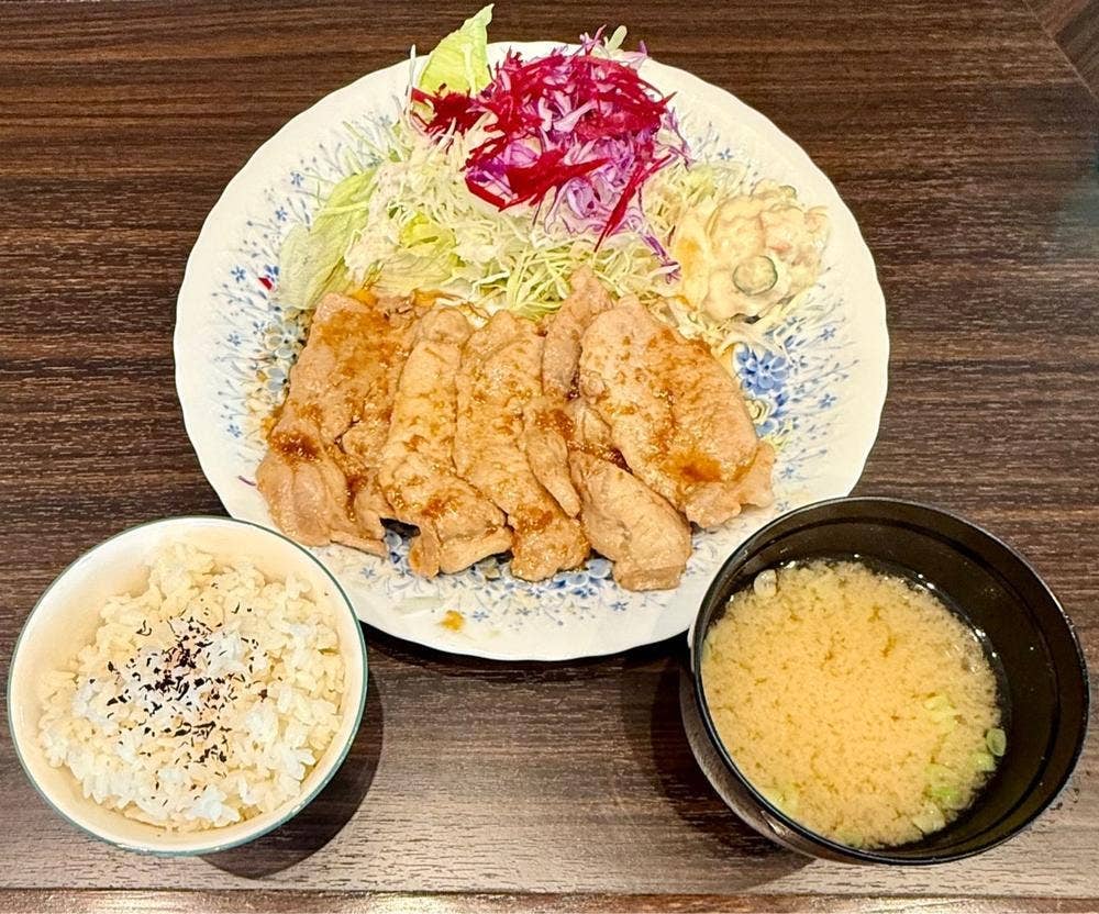グエル カフェテリア