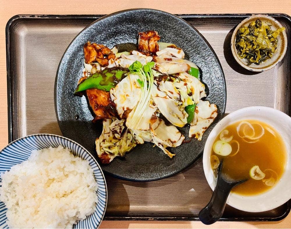 和風回鍋肉専門店だしや。