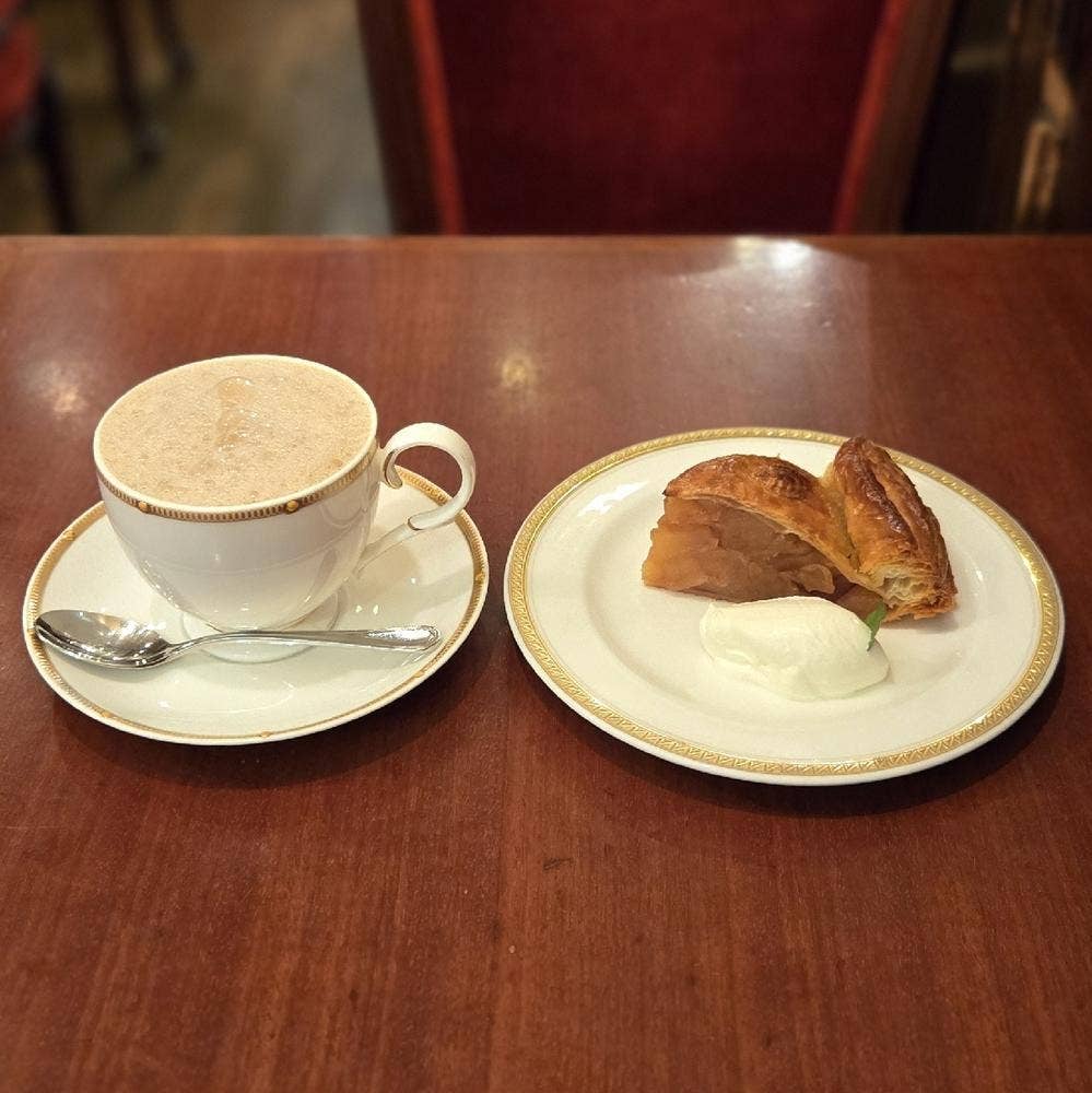 銀座トリコロール 本店