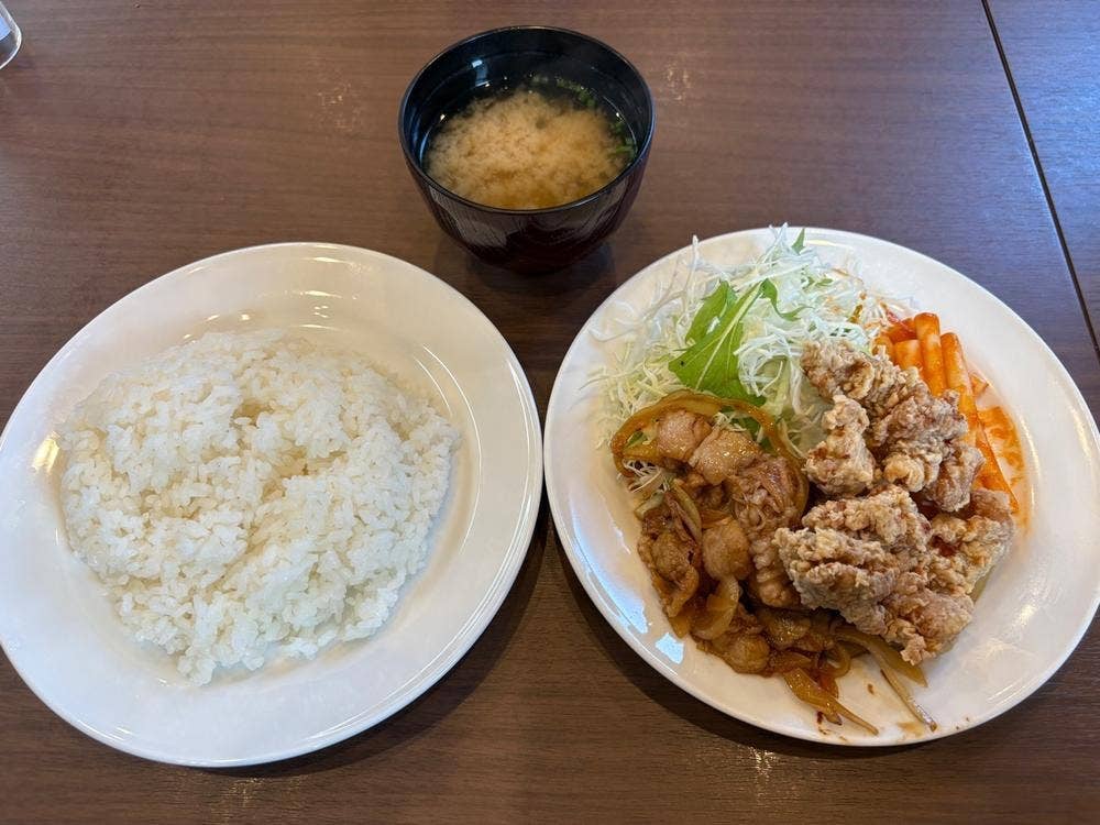 洋食食堂 たくみ