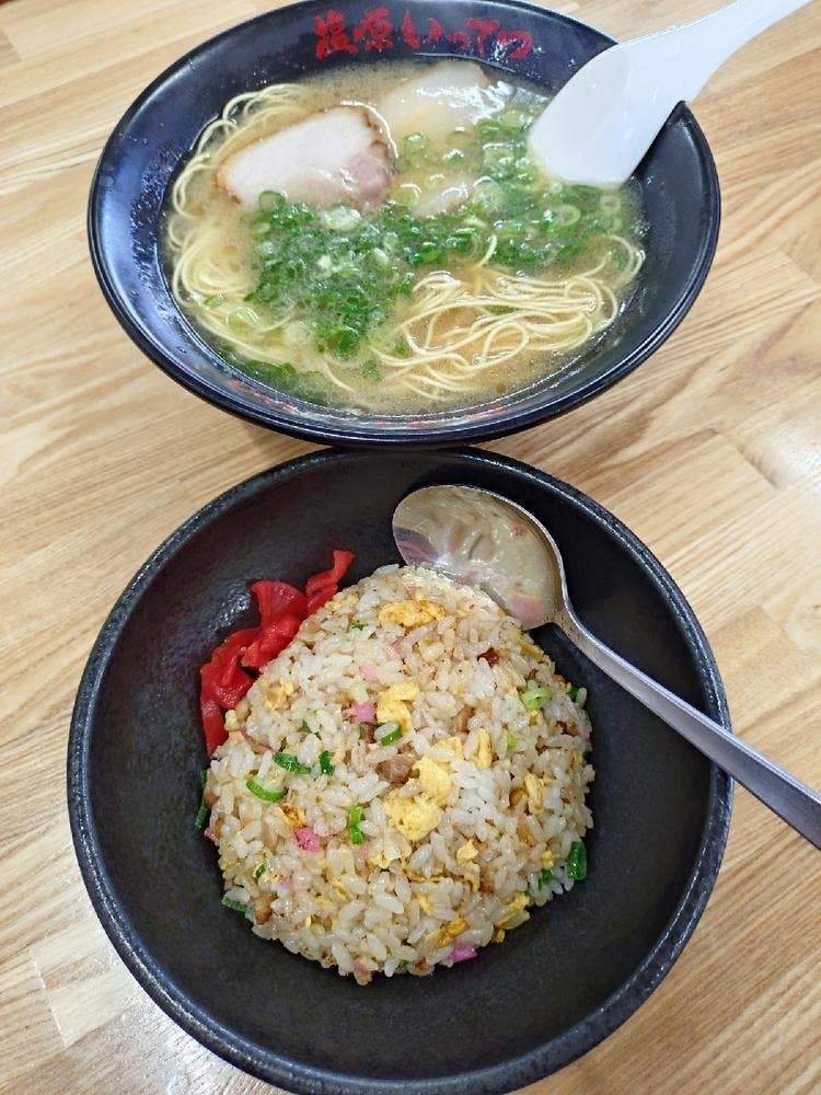 博多らーめん 塩原いってつ 福工大前店