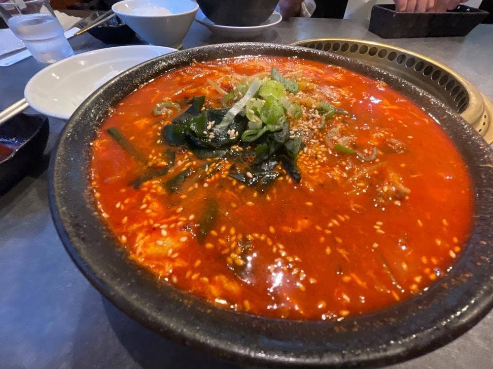 炭火焼肉 食いしんぼう