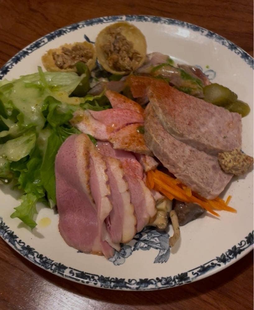 Bistro Relève Plat