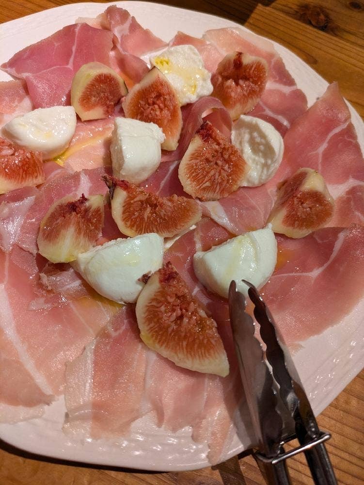 Pizzeria e Trattoria まるみ食堂