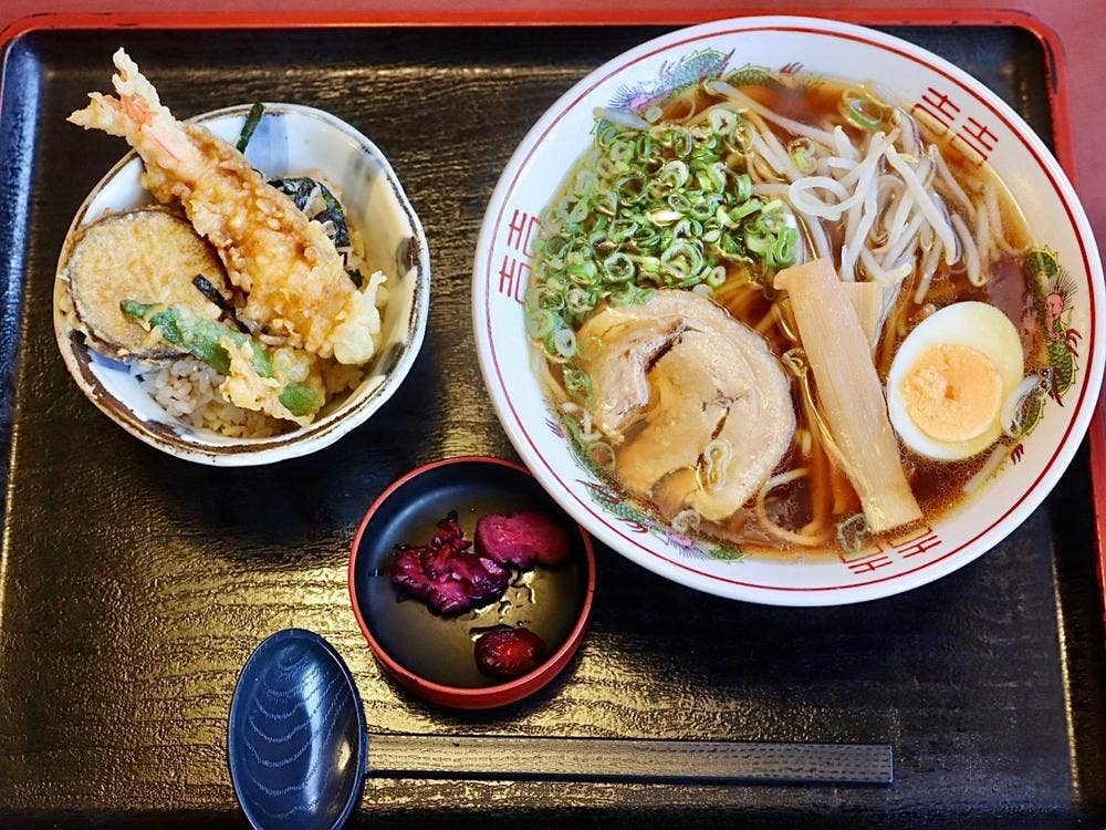 やじろべえ 滝の水店