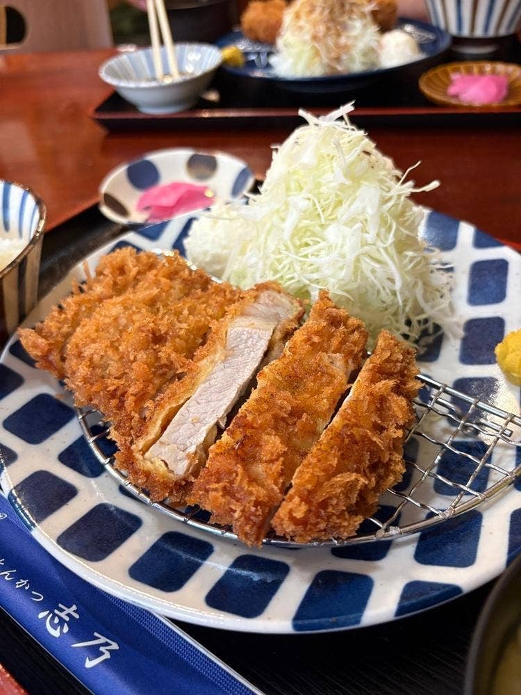 とんかつ志乃