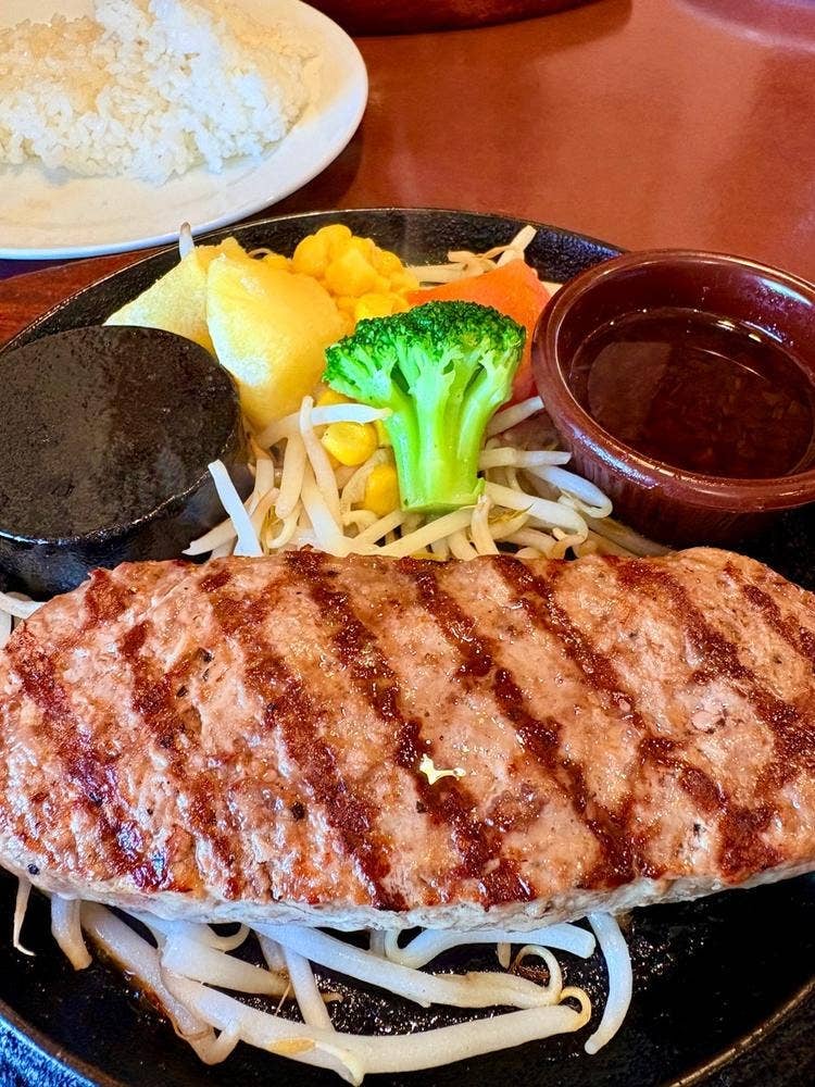 弾力バーグ カウベル 八千代本店