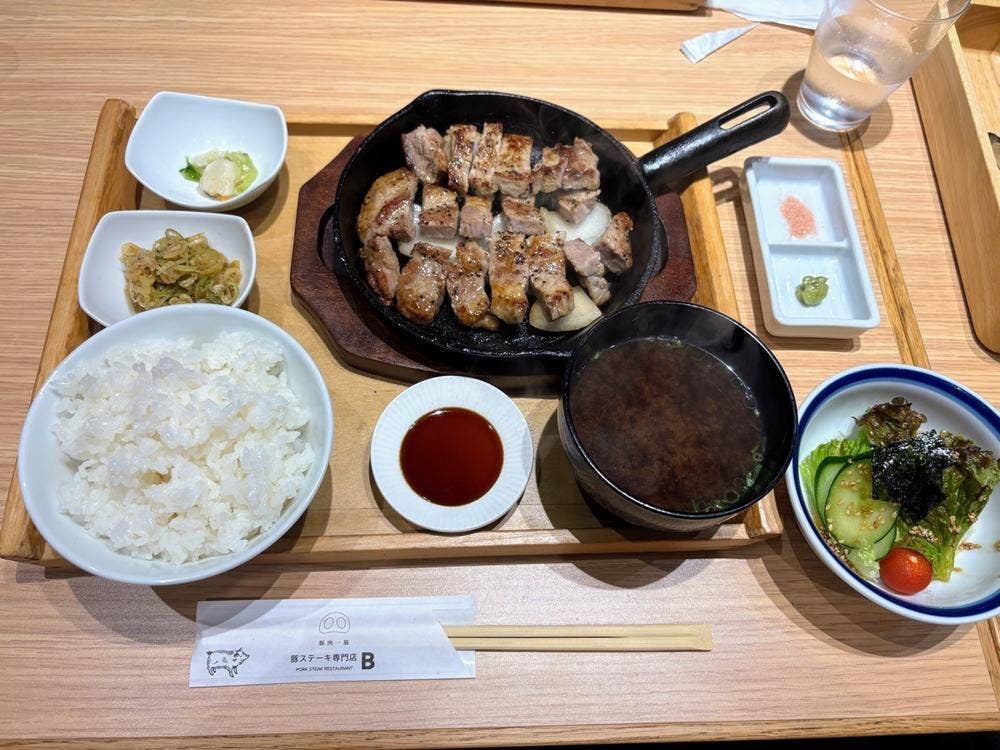 豚ステーキ専門店 B 名古屋則武新町店