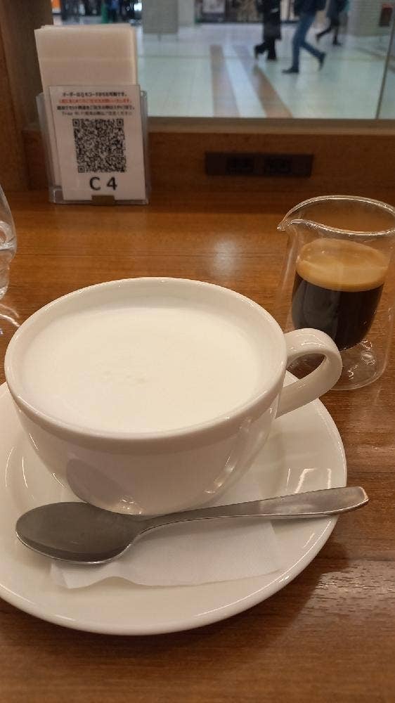 ミルク&パフェ よつ葉ホワイトコージ 札幌ステラプレイス店​