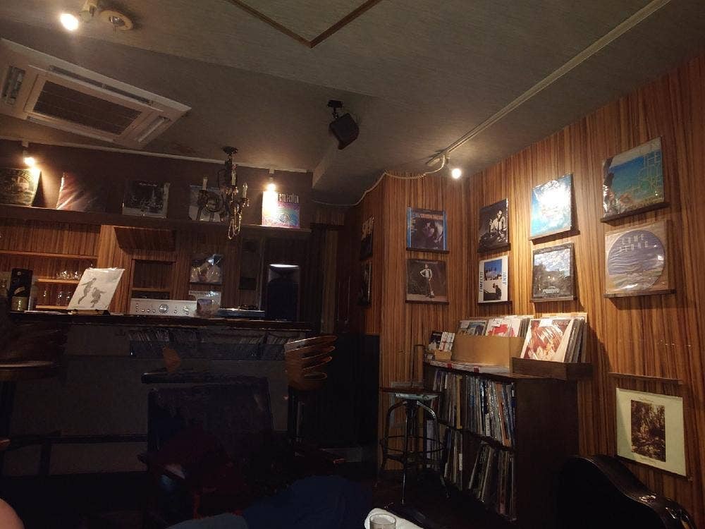 Record Bar MOON SHINE