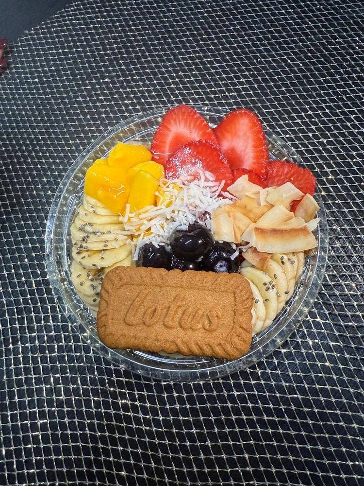 TREATS STAND 寝屋川店