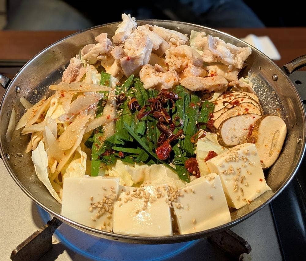 和牛・牛タン・地鶏炭火×個室創作料理 鶴龍 池袋総本店