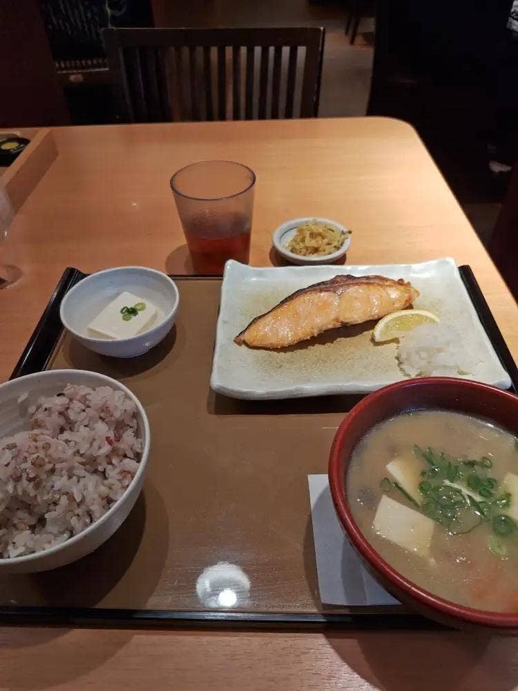 やよい軒 三ヶ森店