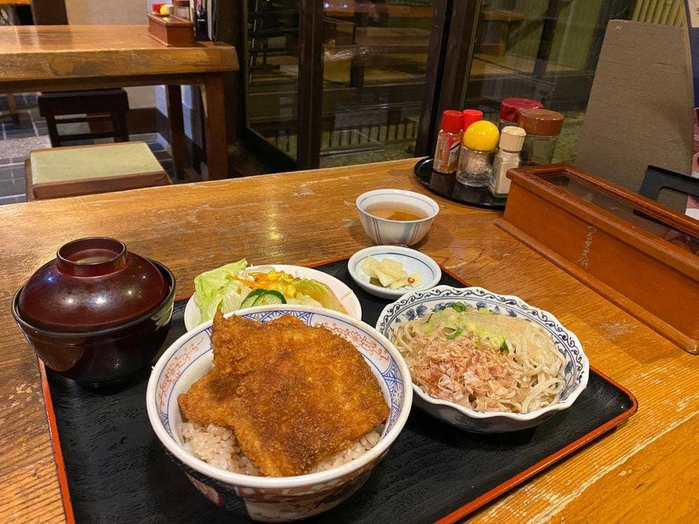 つるきそば佐佳枝支店