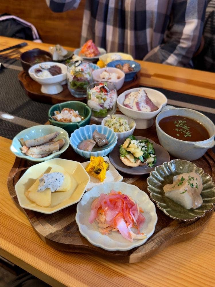 ちいさなお皿のビストロ tena tena