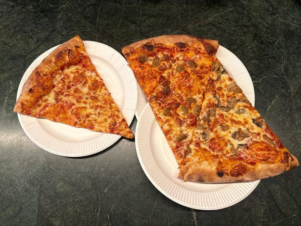 PIZZA SLICE フードコート P.