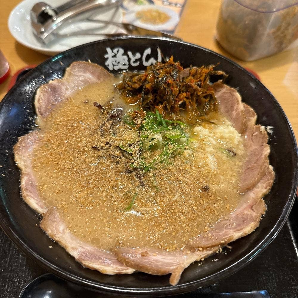 極とんラーメン 中華食堂 港町店