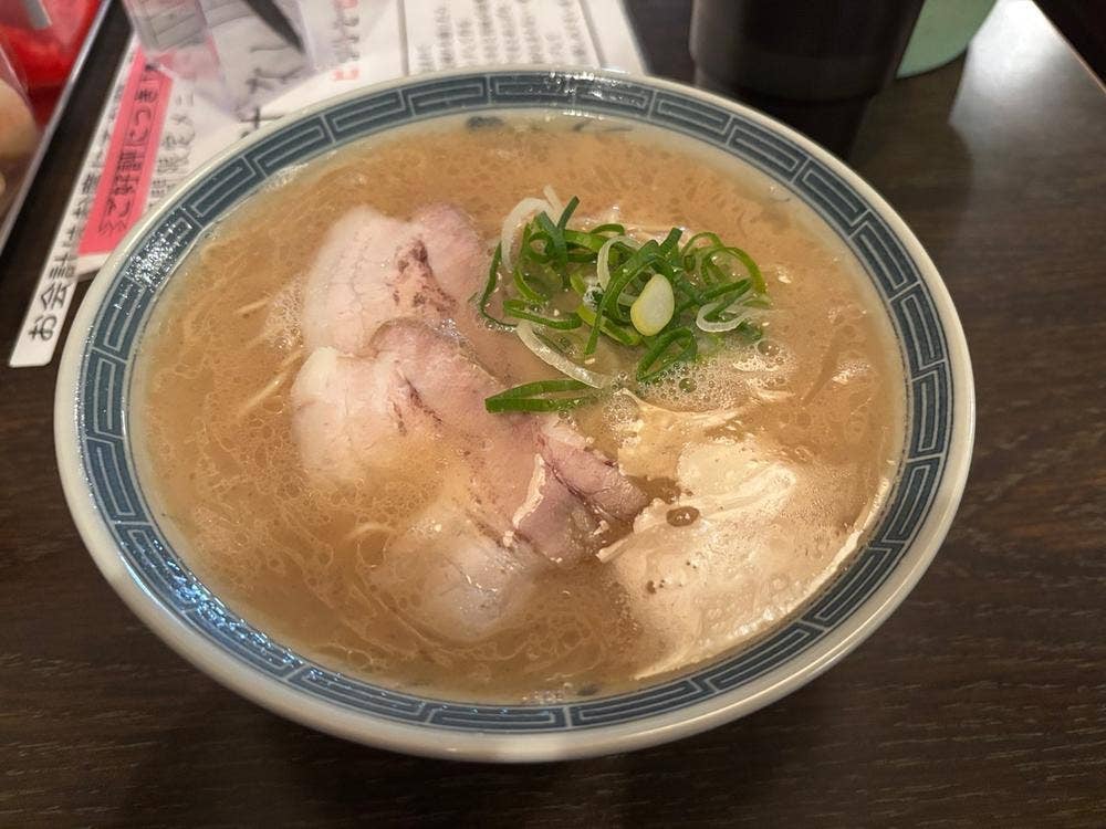 啜ル。
